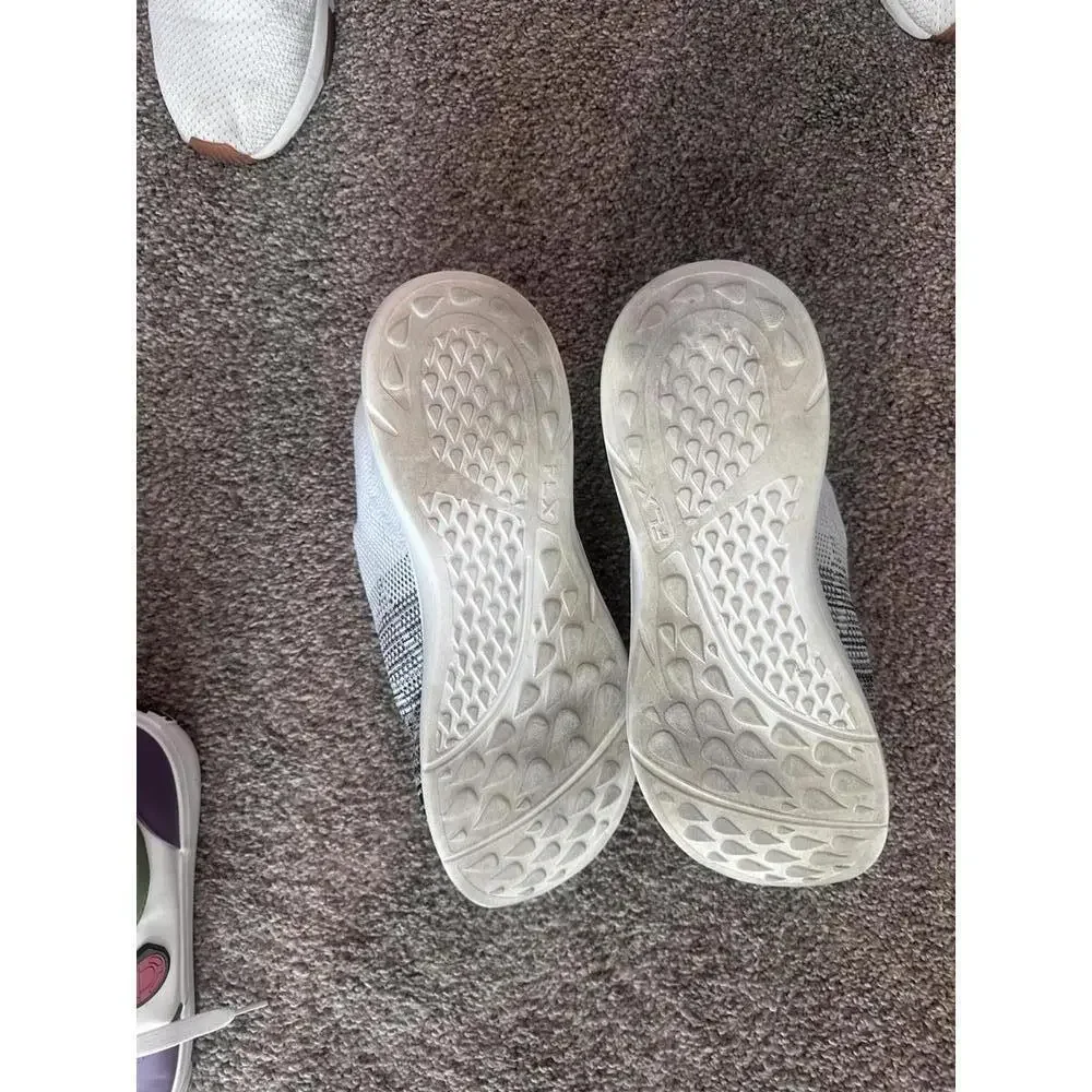 Men's Black and White Gradient Knit Sneakers